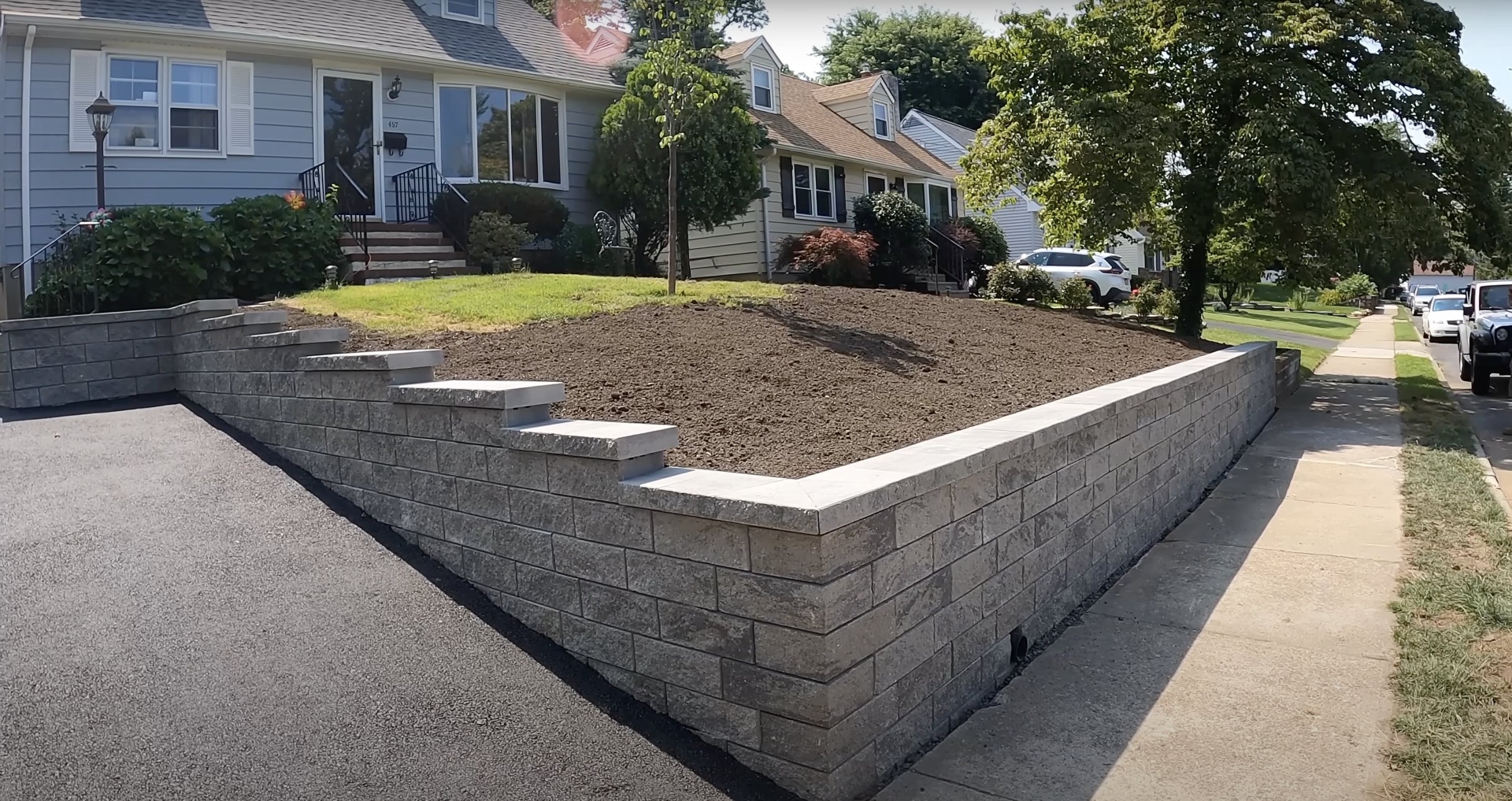 Expert retaining wall installation by Salem Concrete Contractor Professional concrete retaining wall construction with proper drainage and structural support